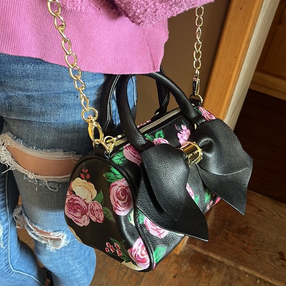 Betsey Johnson Mini Rose Bow Bag - Picture 3 of 9